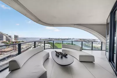 1000 NE Biscayne Blvd #2202, Miami, FL 33132 - Photo 12