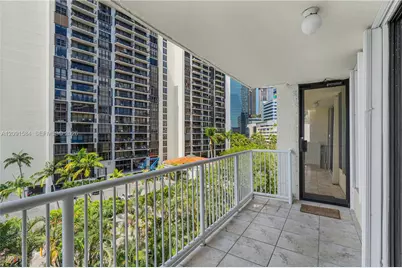 1440 Brickell Bay Dr #604, Miami, FL 33131 - Photo 8