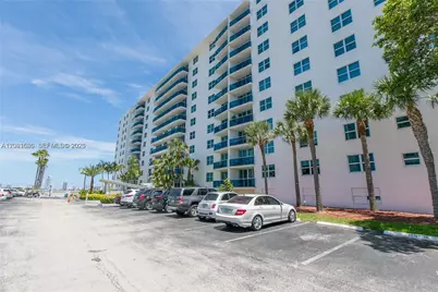 7501 E Treasure Dr #4K, North Bay Village, FL 33141 - Photo 8