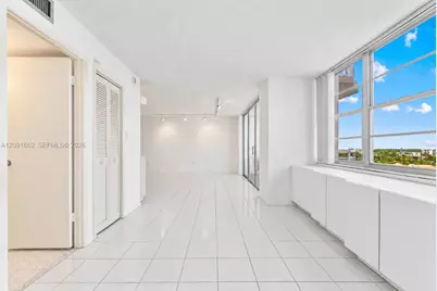 18021 Biscayne Blvd #1102, Aventura, FL 33160 - Photo 10