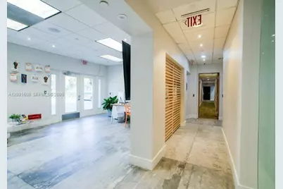 9590 NW 40th St Rd, Doral, FL 33178 - Photo 2