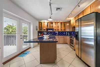 400 SE 31st St #8, Fort Lauderdale, FL 33316 - Photo 1