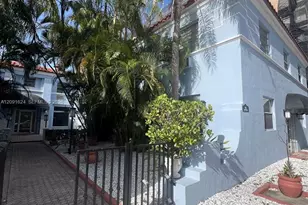 215 30th St, Miami Beach, FL 33140 - Photo 4