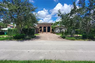 12965 SW 197th St, Miami, FL 33177 - Photo 2