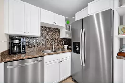 357 Almeria Ave #606, Coral Gables, FL 33134 - Photo 6