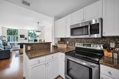 357 Almeria Ave #606, Coral Gables, FL 33134 - Photo 4