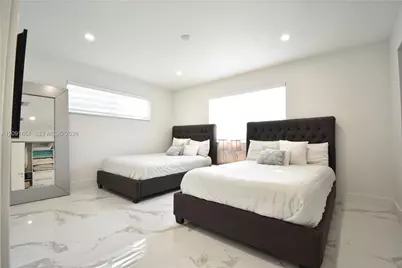 20501 NE 22nd Pl, Miami, FL 33180 - Photo 36