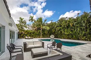 20501 NE 22nd Pl, Miami, FL 33180 - Photo 16
