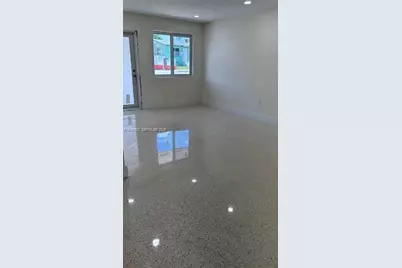 1040 NW 23rd Ct #1042, Miami, FL 33125 - Photo 10