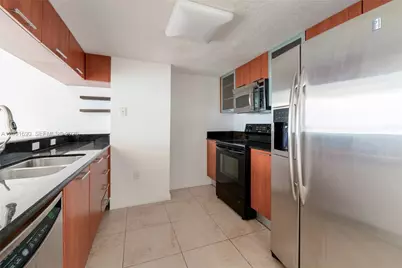 1800 N Bayshore Dr #2103, Miami, FL 33132 - Photo 2