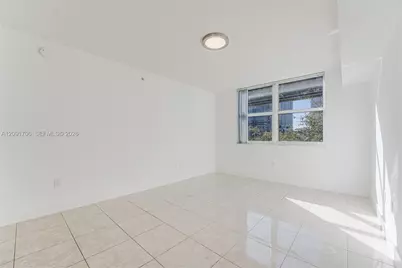 31 SE 5th St #409, Miami, FL 33131 - Photo 14