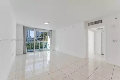 31 SE 5th St #409, Miami, FL 33131 - Photo 4