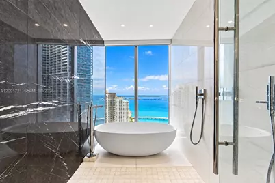 300 Biscayne Boulevard Way #3304C, Miami, FL 33131 - Photo 18