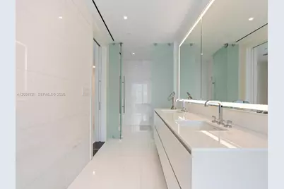 300 Biscayne Boulevard Way #3304C, Miami, FL 33131 - Photo 20