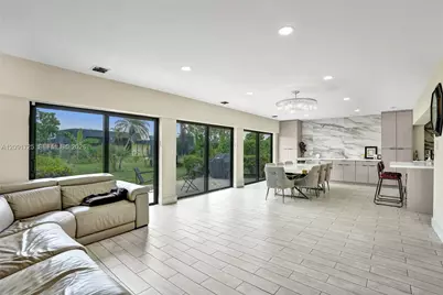 5704 Coco Palm Dr, Tamarac, FL 33319 - Photo 12
