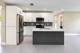 131 NW 16th St, Homestead, FL 33030 - Photo 2