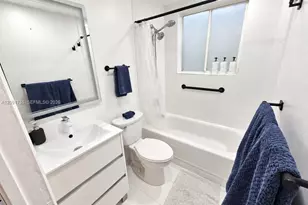 530 SW 10th St, Miami, FL 33130 - Photo 10