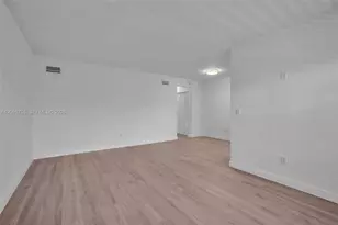 8010 Tatum Waterway Dr, Miami Beach, FL 33141 - Photo 6