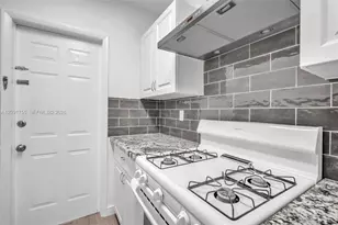 8010 Tatum Waterway Dr, Miami Beach, FL 33141 - Photo 12