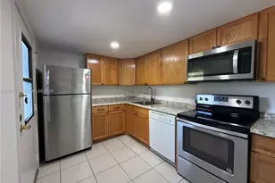 3475 N Country Club Dr, Aventura, FL 33180 - Photo 12