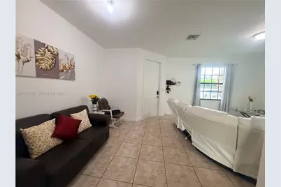 648 SE 32nd Ave, Homestead, FL 33033 - Photo 2