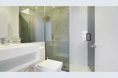 1460 Ocean Dr #407, Miami Beach, FL 33139 - Photo 16