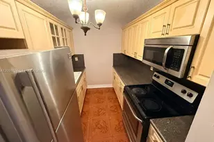 6091 W 22nd Ct, Hialeah, FL 33016 - Photo 16
