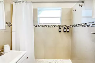 528 SW 4 Ave, Hallandale Beach, FL 33009 - Photo 16