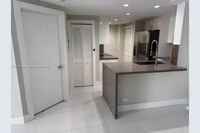 701 Brickell Key Blvd #1605, Miami, FL 33131 - Photo 2