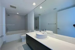 31 SE 6th St, Miami, FL 33131 - Photo 18
