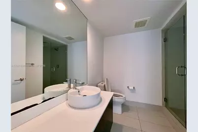 31 SE 6th St #1101, Miami, FL 33131 - Photo 6