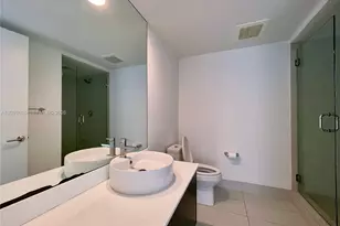 31 SE 6th St, Miami, FL 33131 - Photo 6