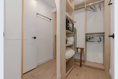225 2nd St #3102, Miami, FL 33132 - Photo 8