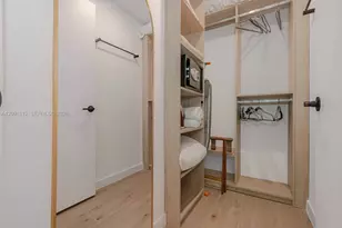 225 2nd St, Miami, FL 33132 - Photo 8
