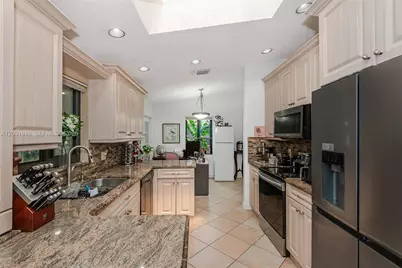 7609 Sunflower Dr, Margate, FL 33063 - Photo 14