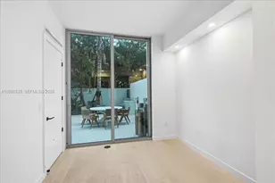 2200 Brickell Ave, Miami, FL 33129 - Photo 14