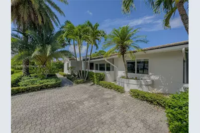 20405 NE 22nd Pl, Miami, FL 33180 - Photo 2