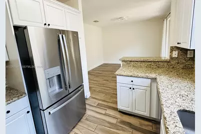 202 Riverwalk Cir, Sunrise, FL 33326 - Photo 12