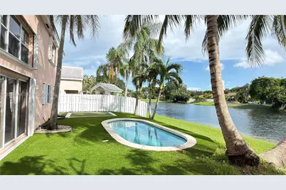 13950 Oak Ridge Dr, Davie, FL 33325 - Photo 10