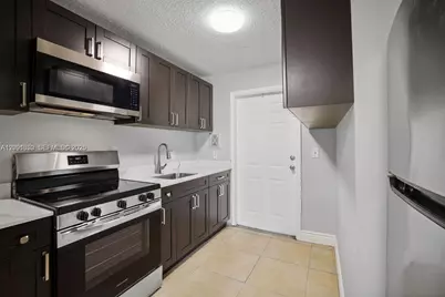 850 E Commercial Blvd #214B, Oakland Park, FL 33334 - Photo 4