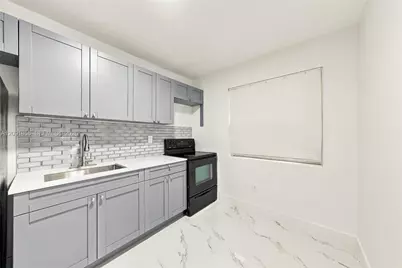 219 NW 10th Ave #APT 3, Miami, FL 33128 - Photo 6