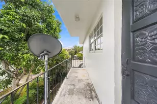 219 NW 10th Ave, Miami, FL 33128 - Photo 16