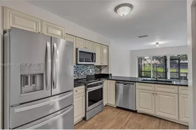 1724 SW 110th Ter, Davie, FL 33324 - Photo 12