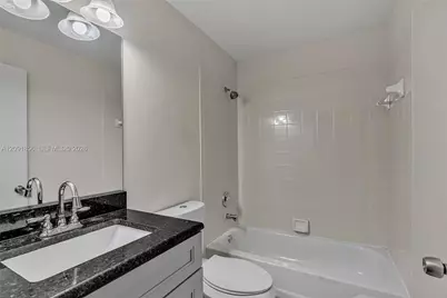 1724 SW 110th Ter, Davie, FL 33324 - Photo 28