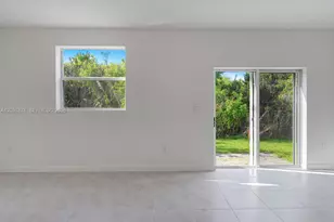 934 SE 19th St, Homestead, FL 33034 - Photo 16