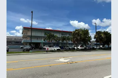 8302 NW 103rd St, Hialeah Gardens, FL 33016 - Photo 4