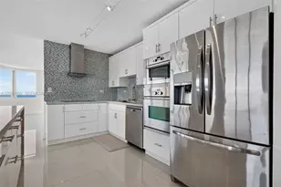 7135 Collins Ave, Miami Beach, FL 33141 - Photo 10