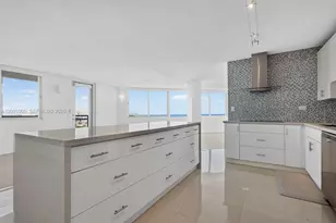 7135 Collins Ave, Miami Beach, FL 33141 - Photo 12