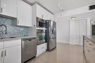 7135 Collins Ave, Miami Beach, FL 33141 - Photo 8