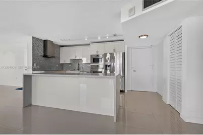 7135 Collins Ave #805, Miami Beach, FL 33141 - Photo 6